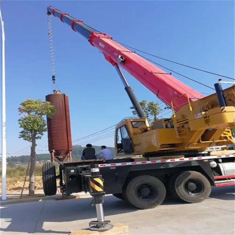 郧阳80吨吊车出租多少钱