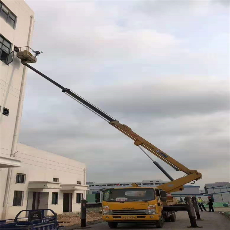 郧阳哪里有小型吊车出租的